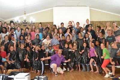 Suid-Kaap Kinderkoor sing saam met Jannie Moolman